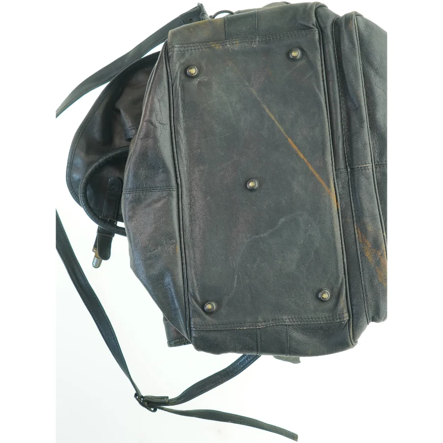 Sort skuldertaske i læder (str. 47x37x27 cm)
