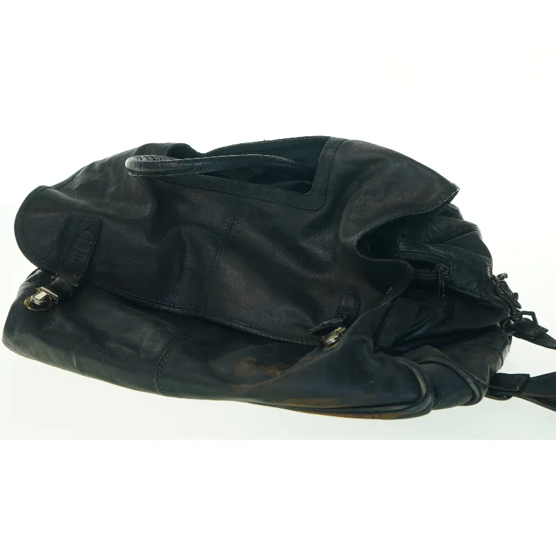 Sort skuldertaske i læder (str. 47x37x27 cm)
