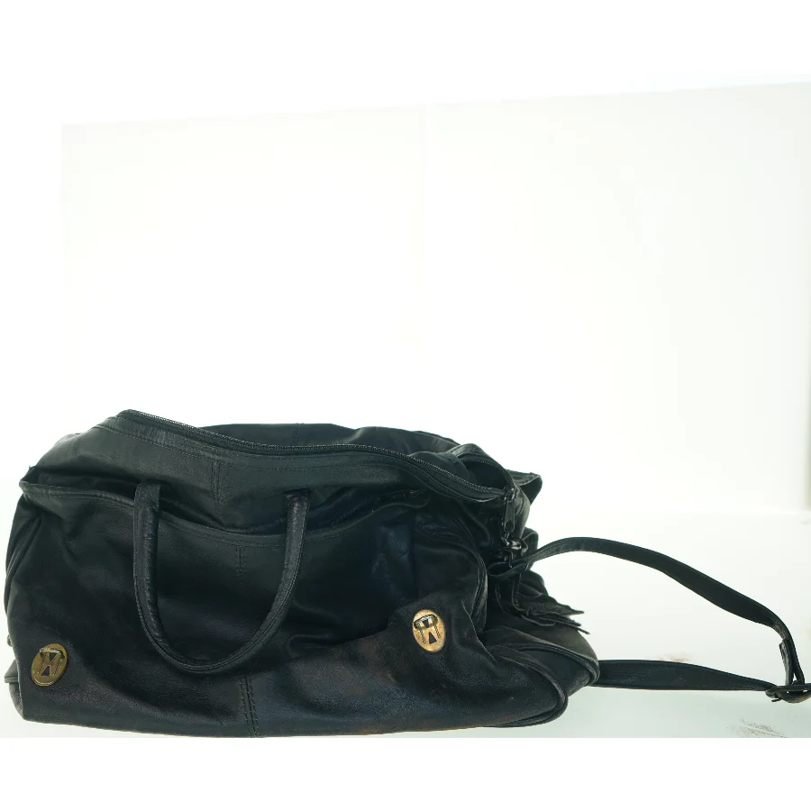 Sort skuldertaske i læder (str. 47x37x27 cm)