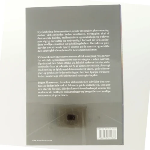 Strategi med mening : hvordan sikrer virksomheder strategisk effektivitet (Bog)