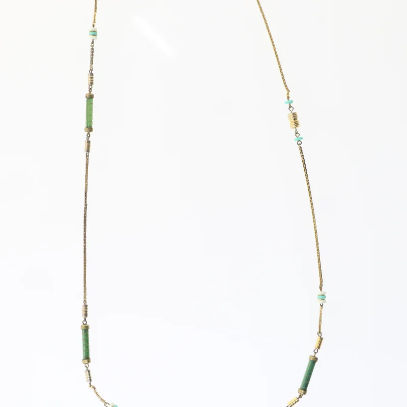 Vintage halskæde med farvede perler (str. 90 cm)