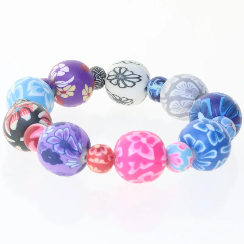 Farverigt perlearmbånd (str. 14 cm)