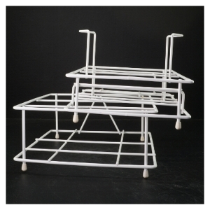 Hvidt stativ/reol til opbevaring af tallekner/kopper i metal (str. 24 x 24,5 cm. og. 20 x 24,5 cm)