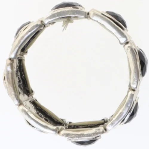 Armbånd med sorte perler (str. Ø 6 cm)