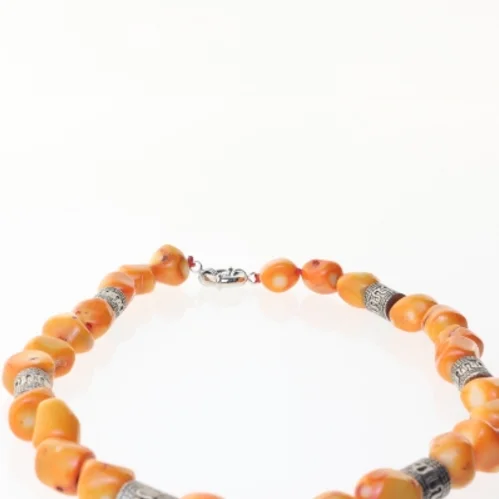 Halskæde med gule perler (str. 46 cm)