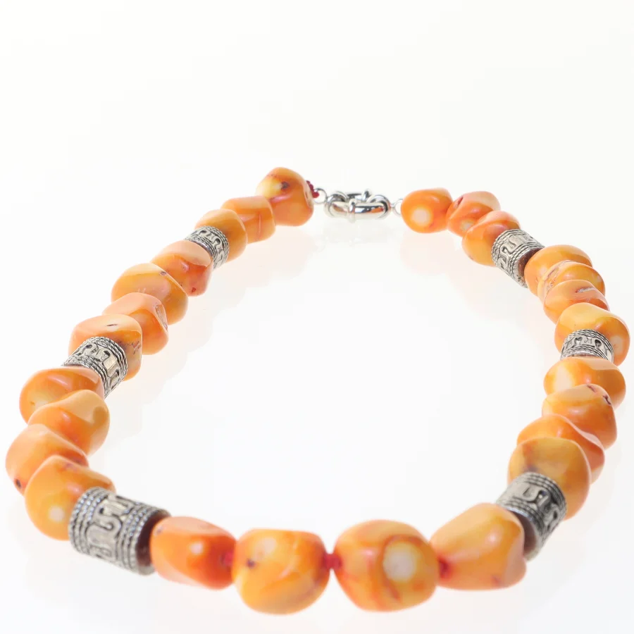 Halskæde med gule perler (str. 46 cm)