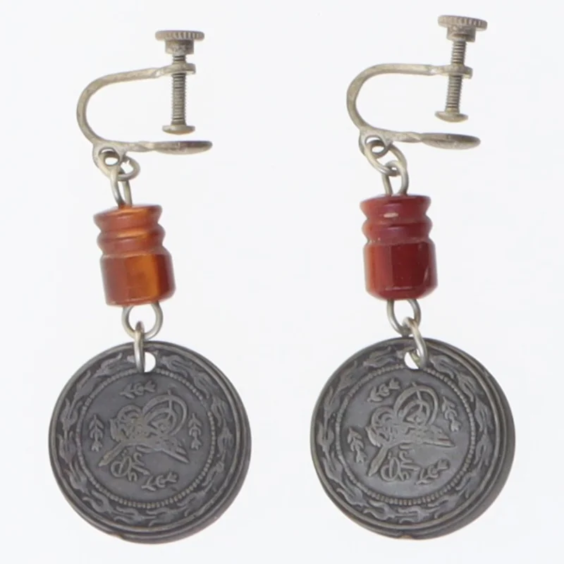 Vintage skrueøreringe med vedhæng (str. 6 x 2 cm)