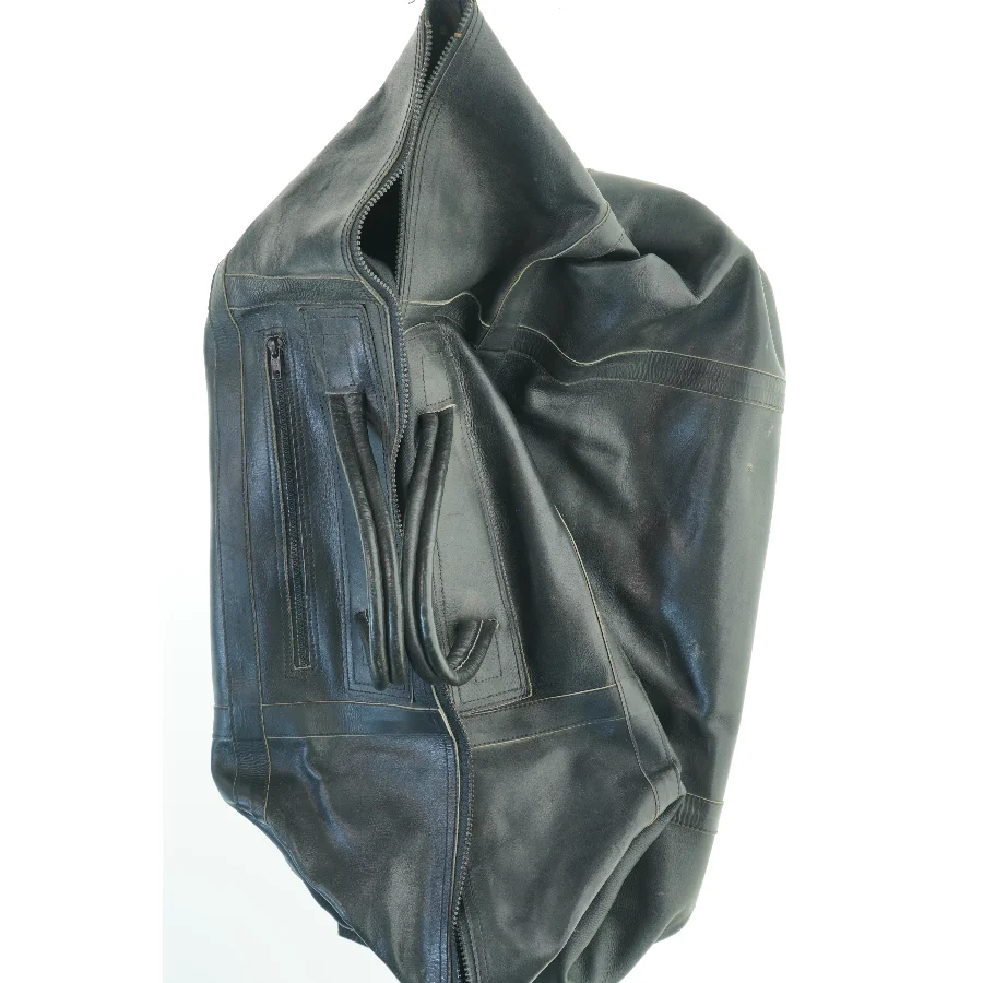Sort lædertaske (str. 56x40x36 cm)