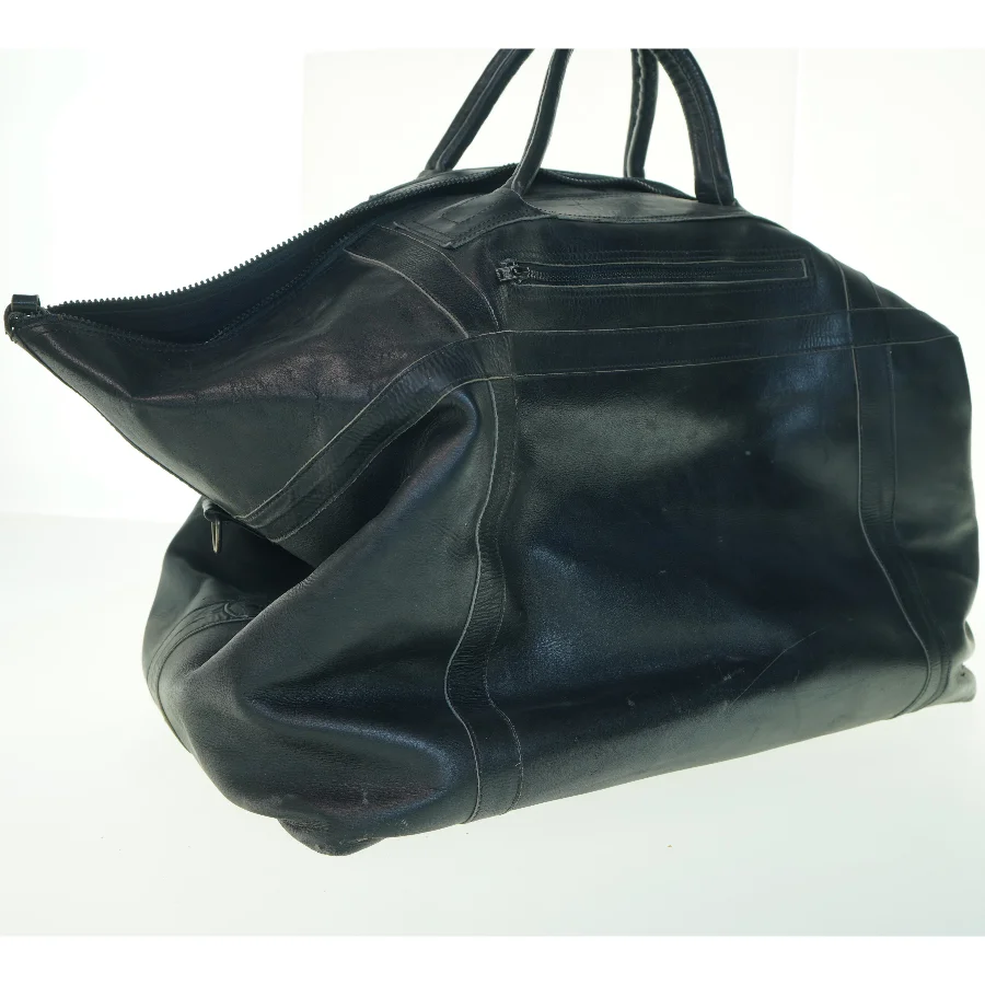 Sort lædertaske (str. 56x40x36 cm)