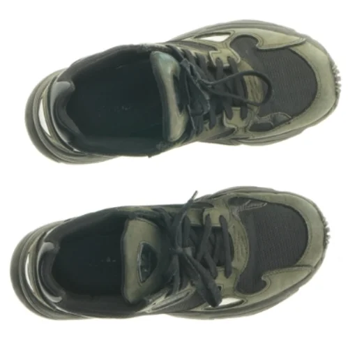 Sorte sneakers fra Adidas (str. 38,5)