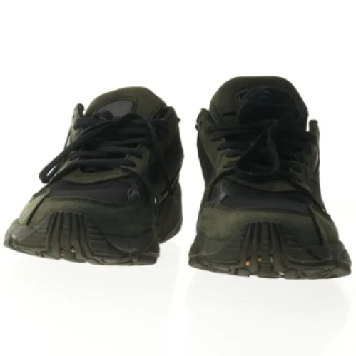 Sorte sneakers fra Adidas (str. 38,5)