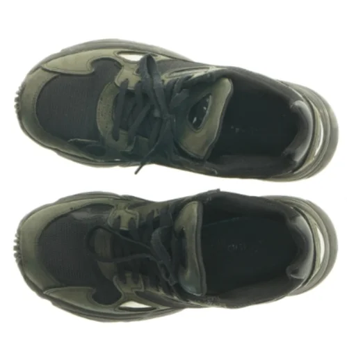 Sorte sneakers fra Adidas (str. 38,5)