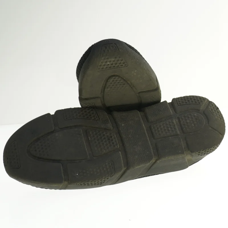 Sort sneakers til dame (str. Længde. 25,5 cm)