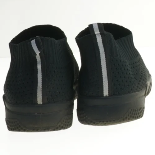 Sort sneakers til dame (str. Længde. 25,5 cm)