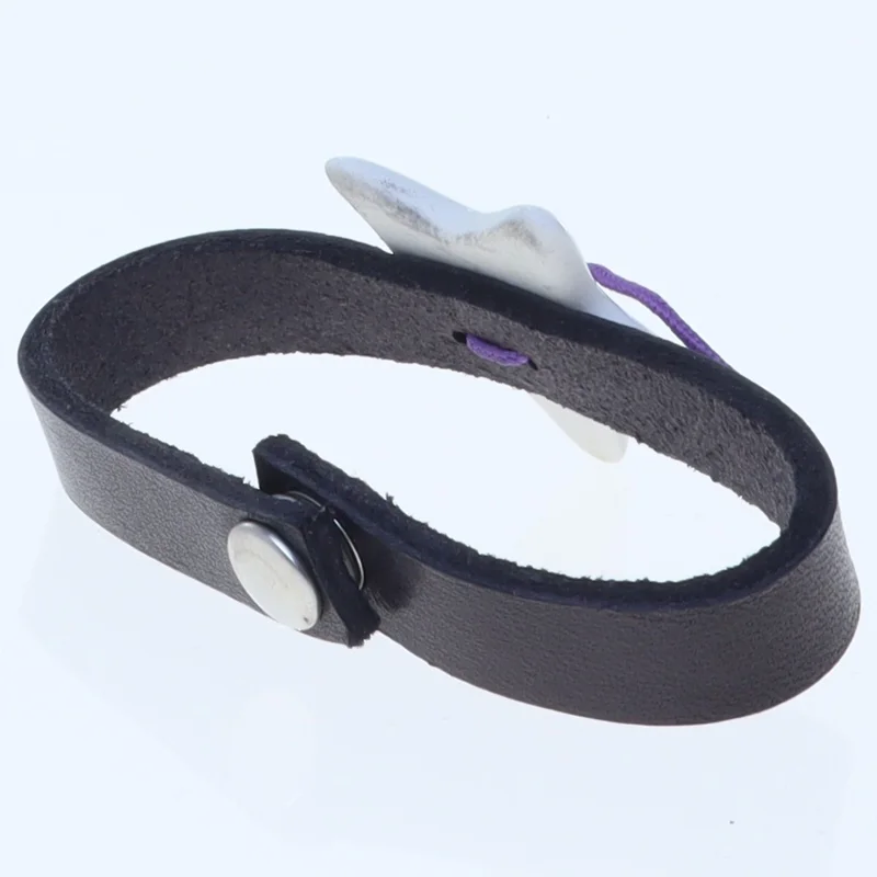 Louise Kragh læderarmbån med porcelænsstjerne fra Louise Kragh (str. Ø 5 cm)