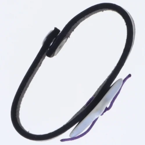 Louise Kragh læderarmbån med porcelænsstjerne fra Louise Kragh (str. Ø 5 cm)