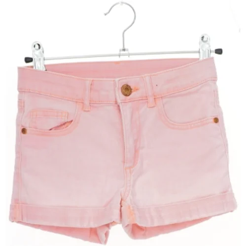 Lyserøde shorts til børn fra H&M (str. 134)