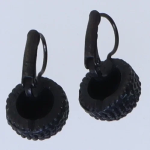 Sort dangleøreringe fra Pico