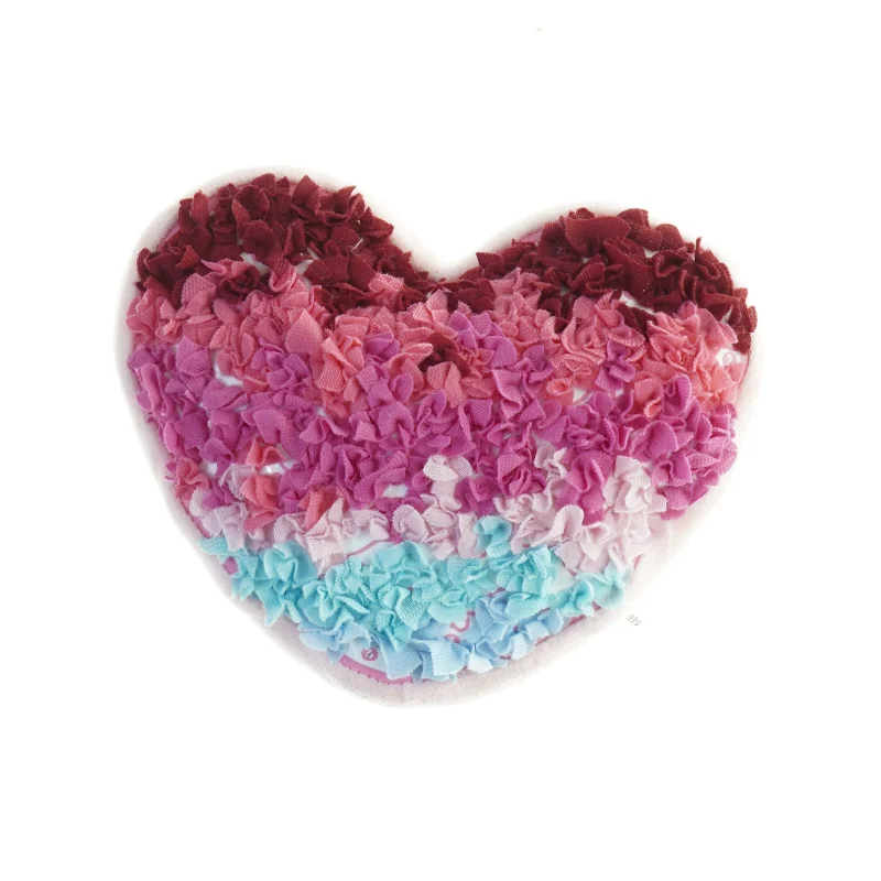 Dekorativ hjerteformet pude (str. 24 x 21 cm)