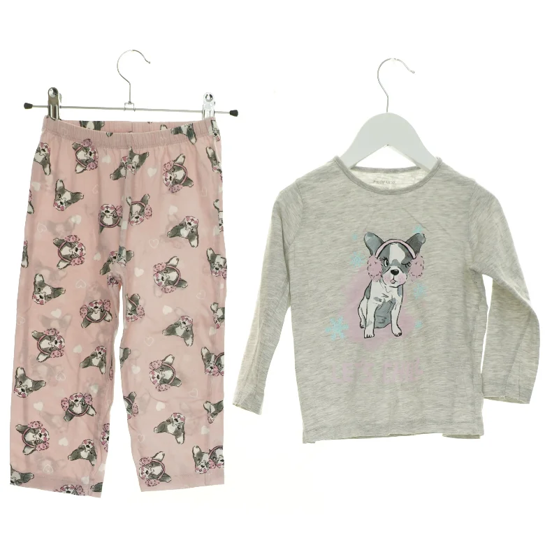 Nattøj (2 dele) fra Primark (str. 92 cm)