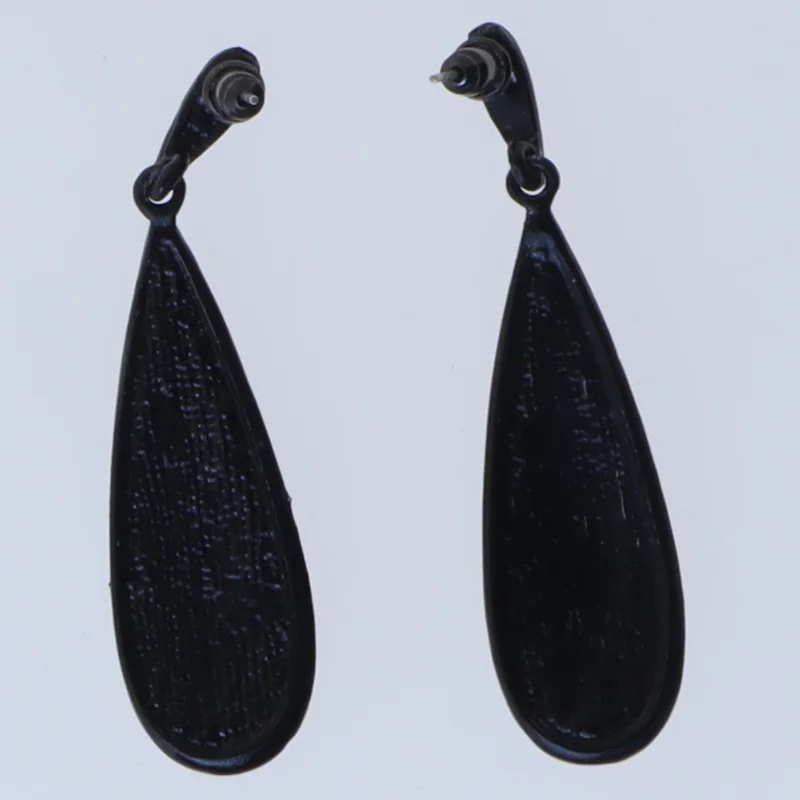 Sort øreringe, dråbeformet design (str. 55 mm)