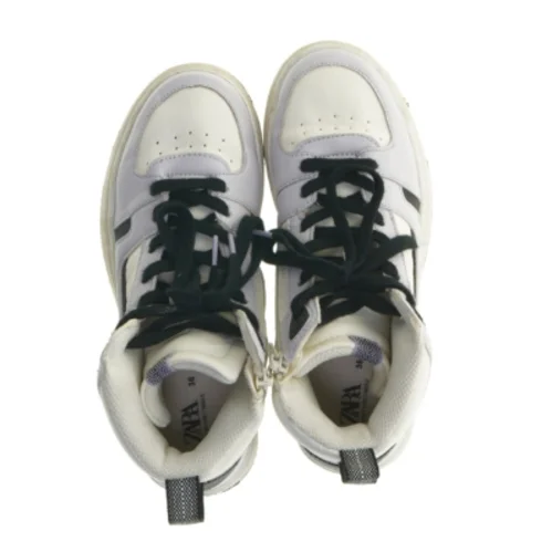 Hvide og sorte sneakers i størrelse 36 fra Zara (str. 36 )