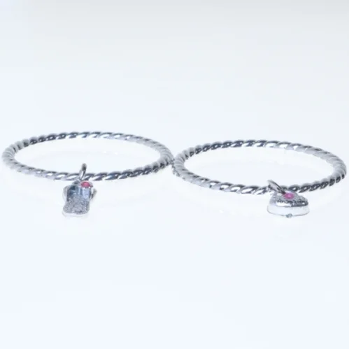 Sølv armbånd med charms (str. Ø 6,5 cm)