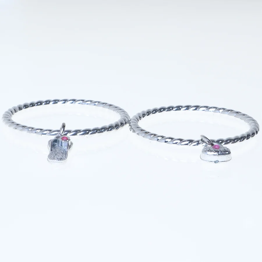 Sølv armbånd med charms (str. Ø 6,5 cm)