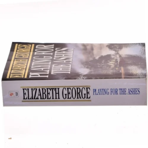 Playing for the ashes af Elizabeth George (Bog)