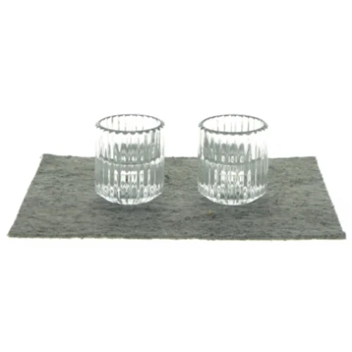 2 fyrfadslys (str. 6 CM Ø 5 CM)