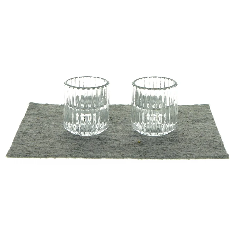 2 fyrfadslys (str. 6 CM Ø 5 CM)