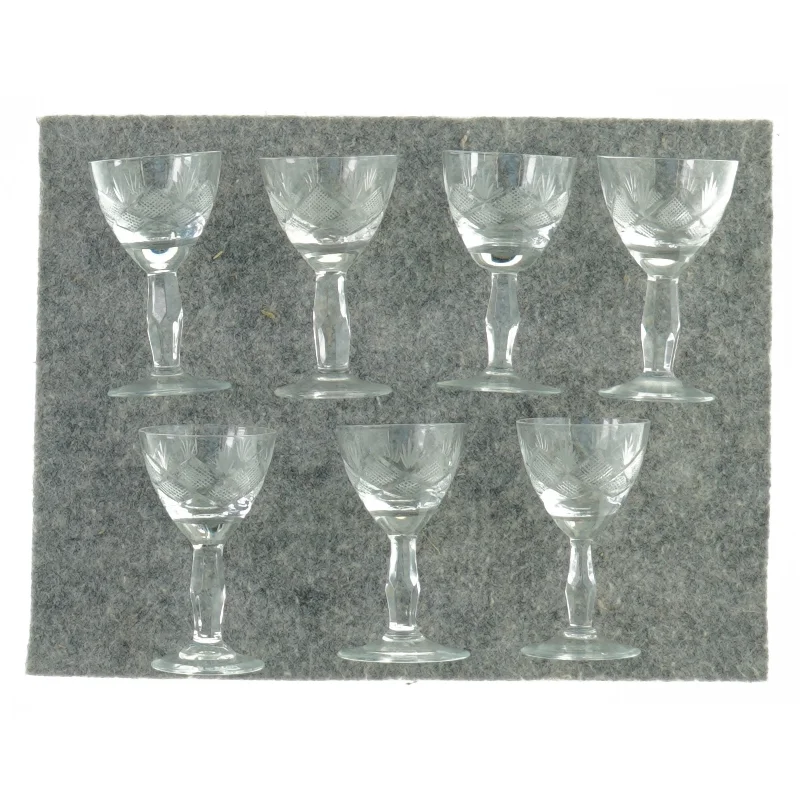 7 snapseglas fra uk (str. 8 CM Ø 45)