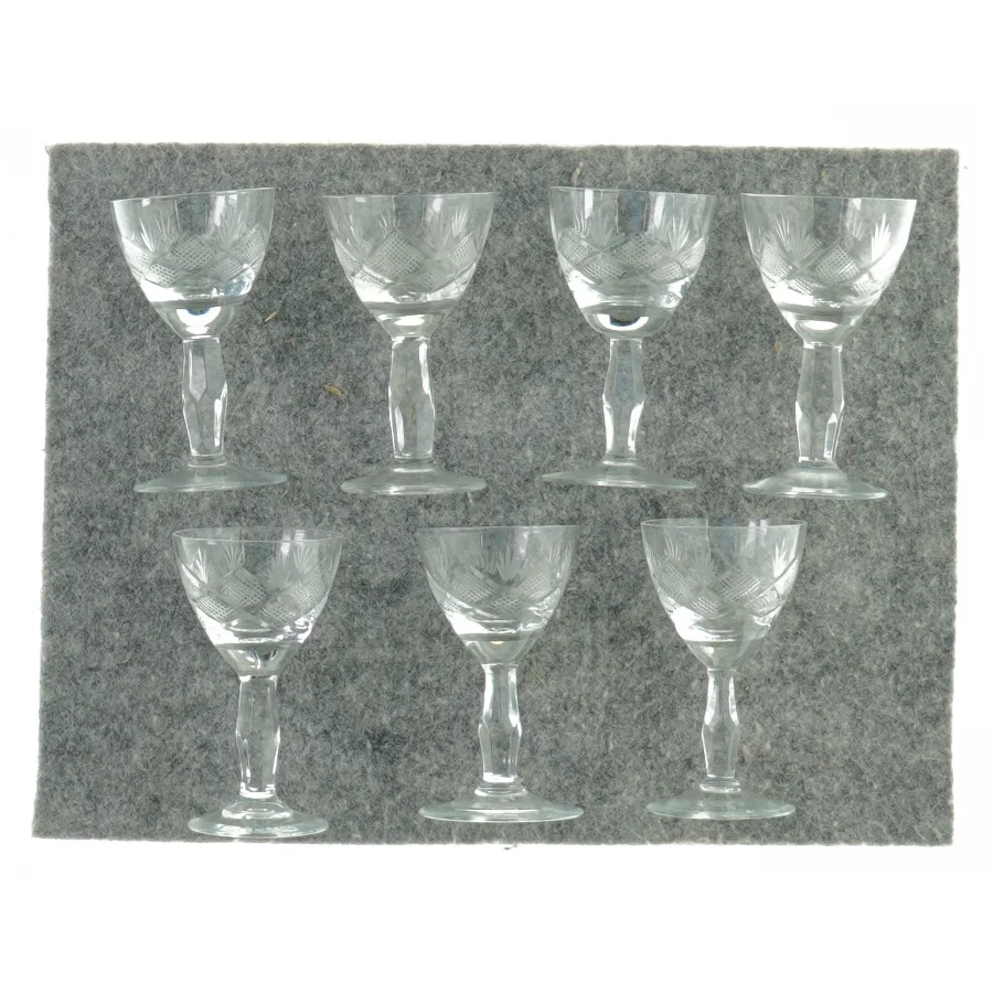 7 snapseglas fra uk (str. 8 CM Ø 45)