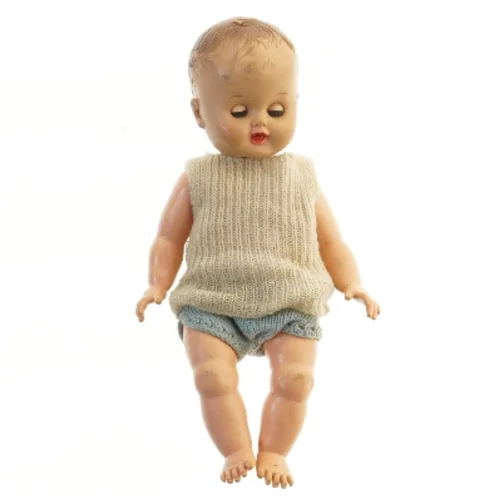 Vintage dukke med strikbeklædning (str. 33 cm)