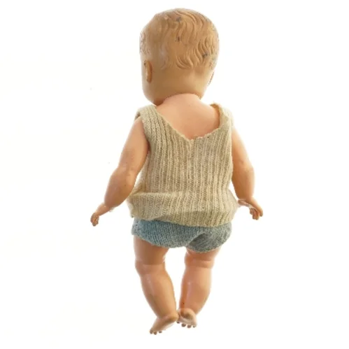 Vintage dukke med strikbeklædning (str. 33 cm)