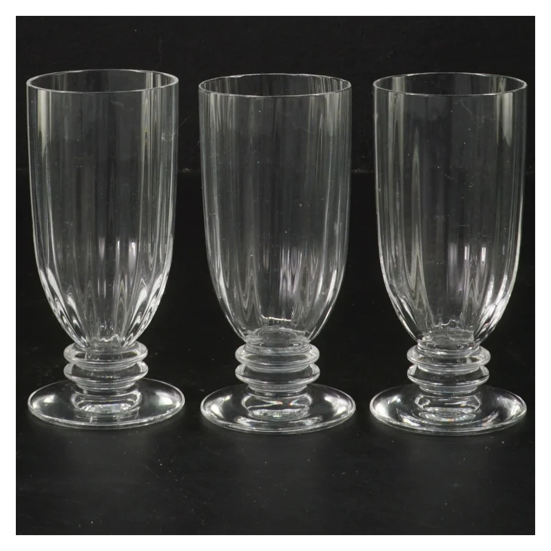 3 fede glas med base (str. 3 styk, 10 cm)
