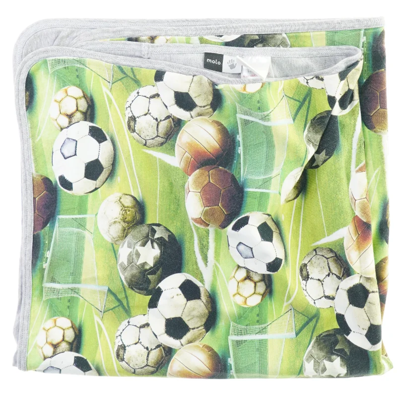 Baby tæppe med fodbold motiv fra Molo (str. 75 x 72 cm)