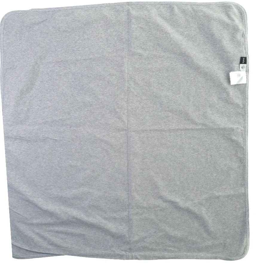 Baby tæppe med fodbold motiv fra Molo (str. 75 x 72 cm)