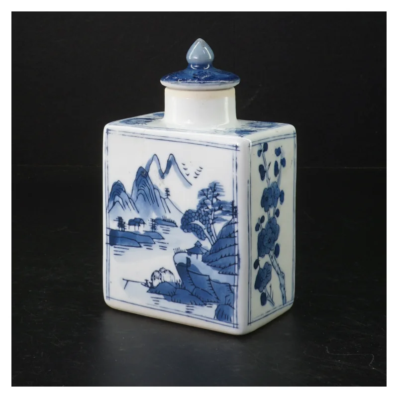 Kinesisk tedåse (str. H 15 cm b 9 cm)