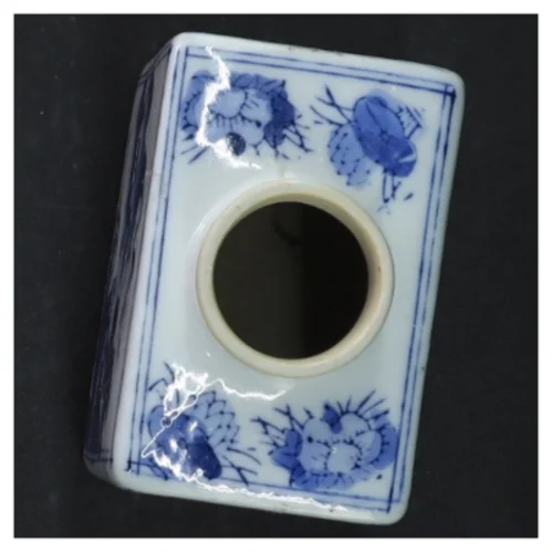 Kinesisk tedåse (str. H 15 cm b 9 cm)