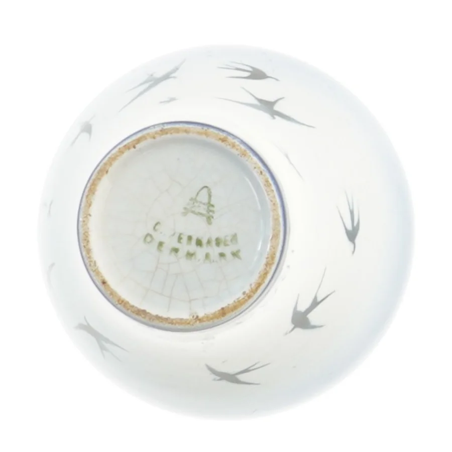 Blå vase med fuglemotiv. IRMA (str. 16 cm) fra Aluminia