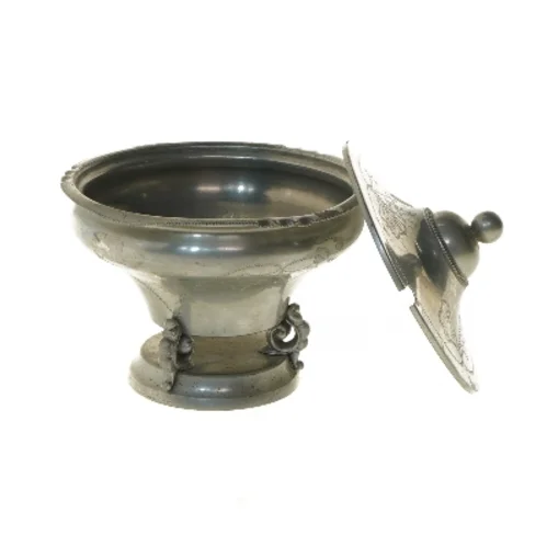 Svensk Tenn skål med låg (str. Ø 14x10 cm)