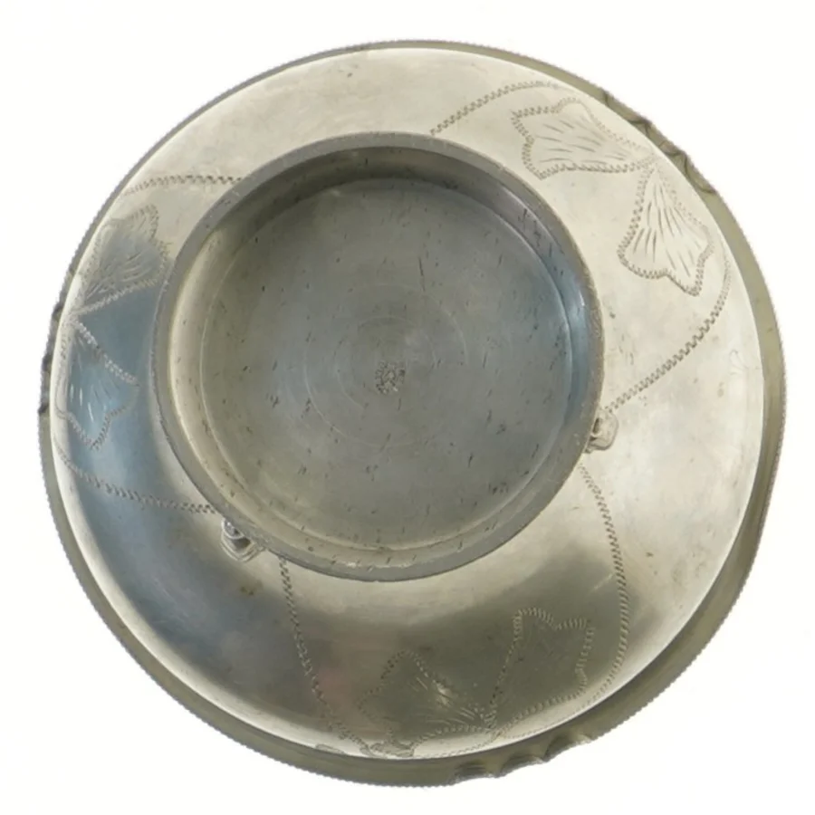 Svensk Tenn skål med låg (str. Ø 14x10 cm)