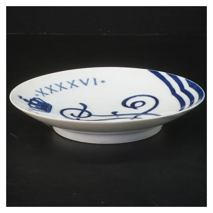 Porcelænstallerken med kongekrone fra Royal Copenhagen (str. Ø 17,5 cm)