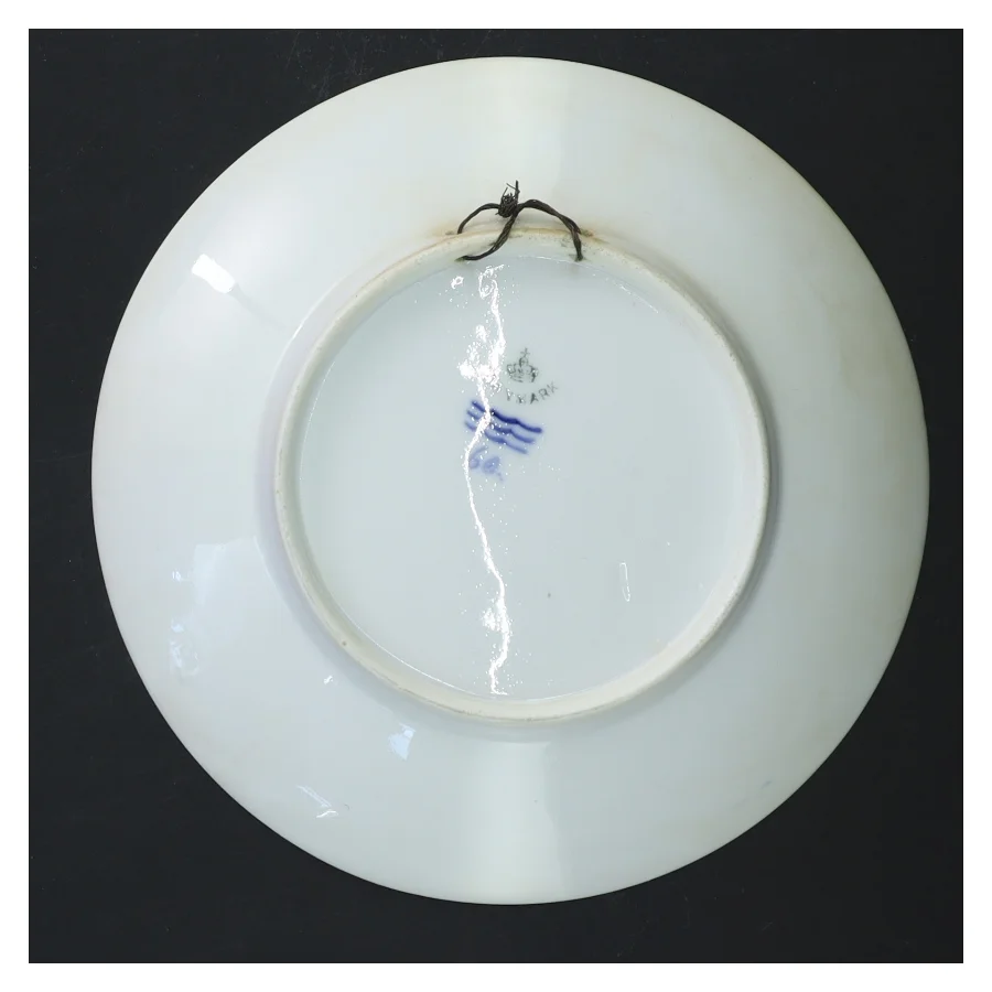 Porcelænstallerken med kongekrone fra Royal Copenhagen (str. Ø 17,5 cm)