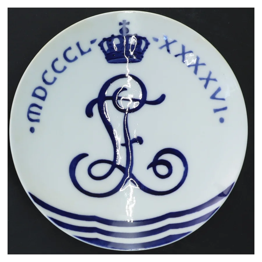 Porcelænstallerken med kongekrone fra Royal Copenhagen (str. Ø 17,5 cm)