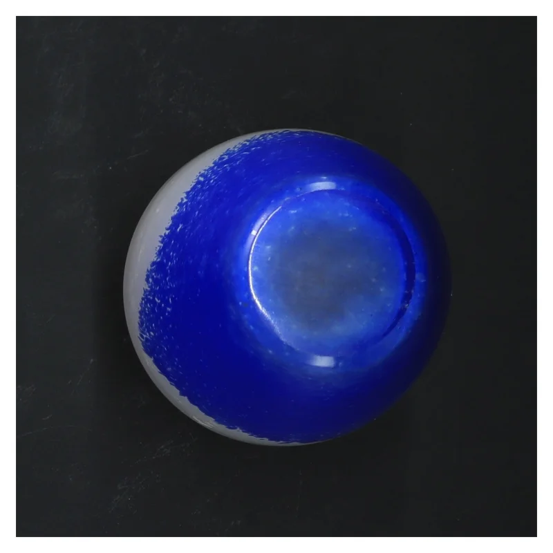 Glasvase med blå detalje (str. 18,5 cm)