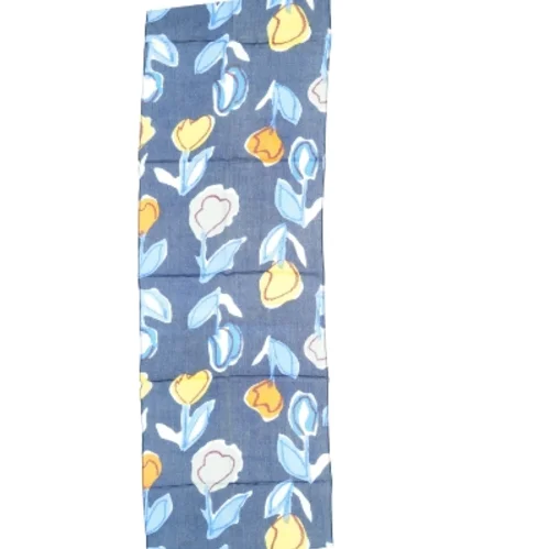 Silketørklæde med blomstermotiver (str. 30 x 137 cm)