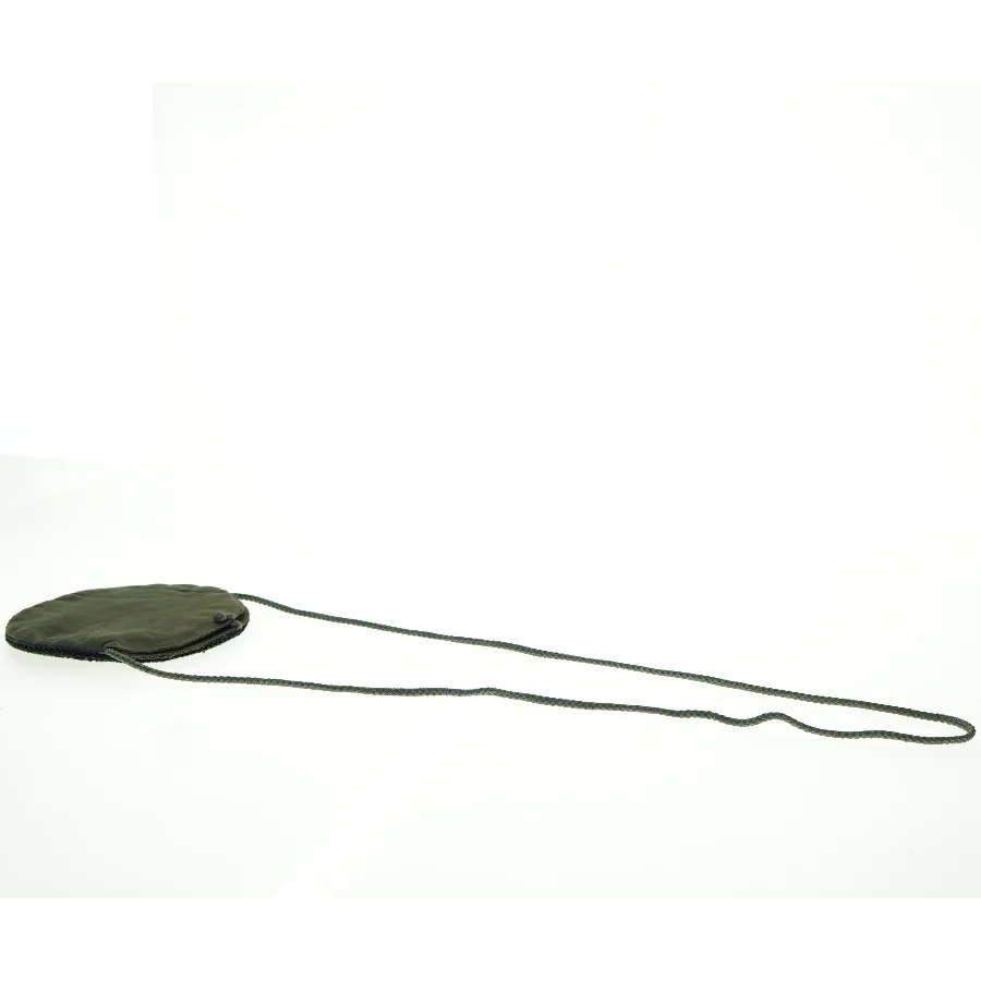 Rund perletaske med kæde (str. 16 cm)