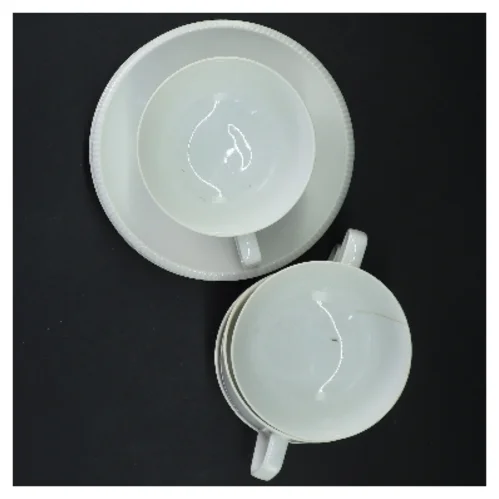 4 hvide B&G kopper samt underkopper (str. underkop ø 15 cm, kop ø 10 cm)